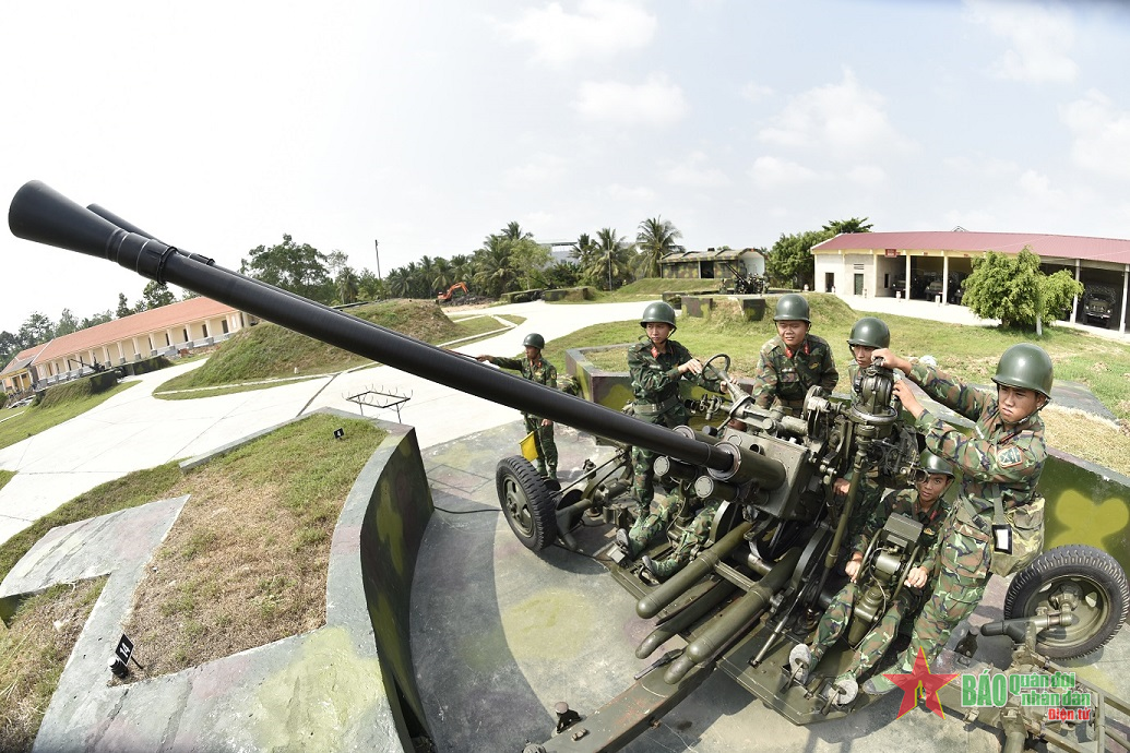 Huấn luyện giỏi, sẵn sàng chiến đấu cao


